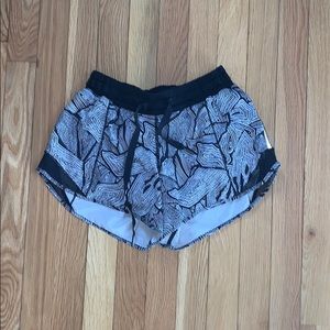 Lululemon Hotty Hot Short 4”